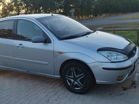 2004 Ford Focus I Рестайлинг, серебристый, 400000 рублей - вид 1