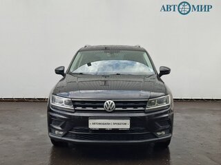 2017 Volkswagen Tiguan II, чёрный, 1715000 рублей, вид 2