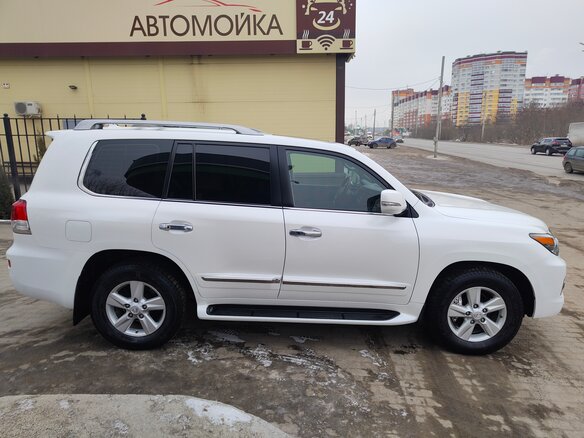 2015 Lexus LX 570 III Рестайлинг, белый, 5400000 рублей - вид 1