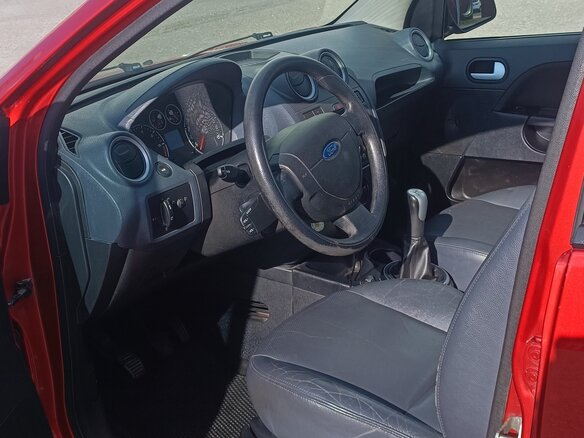 2007 Ford Fiesta Mk5, красный - вид 15