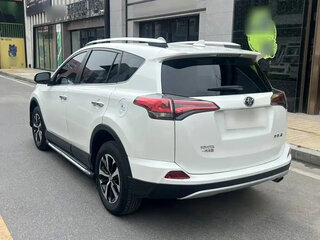 2019 Toyota RAV4 IV (XA40) Рестайлинг, белый, 1870069 рублей, вид 4