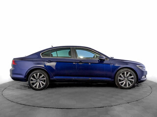 2019 Volkswagen Passat B8, синий, 2370000 рублей, вид 4