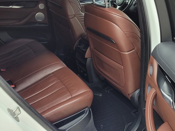 2015 BMW X6 50i II (F16), белый, 3500000 рублей - вид 13