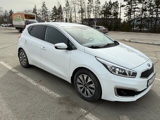 2018 Kia Ceed II Рестайлинг, белый, 1350000 рублей, вид 3