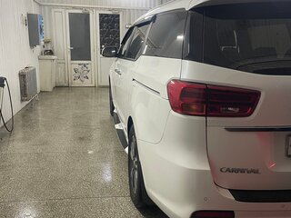 2019 Kia Carnival III, белый, 3950000 рублей, вид 4