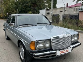 1983 Mercedes-Benz W123 240, голубой, 2300000 рублей, вид 2