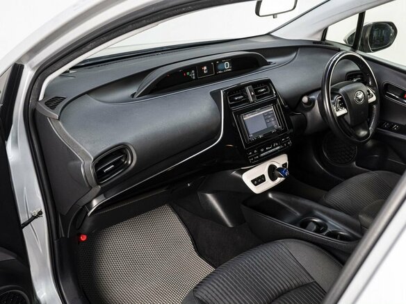 2016 Toyota Prius IV (XW50), серый, 1649000 рублей - вид 13