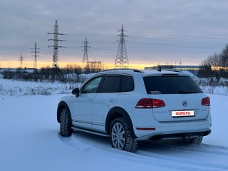 2013 Volkswagen Touareg II, белый, 2599000 рублей, вид 5