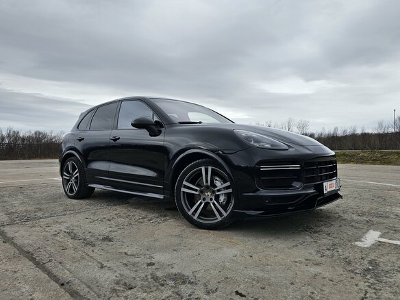 2013 Porsche Cayenne S Diesel II (958), чёрный, 4900000 рублей - вид 2
