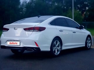 2017 Hyundai Sonata VII (LF) Рестайлинг, белый, 1700000 рублей, вид 3