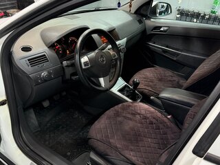 2011 Opel Astra H Рестайлинг, белый, 600000 рублей, вид 5