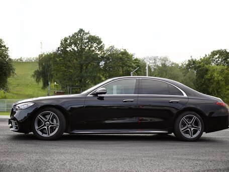 2020 Mercedes-Benz S-Класс 400 d 4MATIC VII (W223), чёрный, 8200000 рублей, вид 3