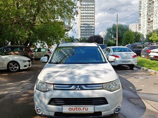 2013 Mitsubishi Outlander III, белый, 2000000 рублей, вид 1