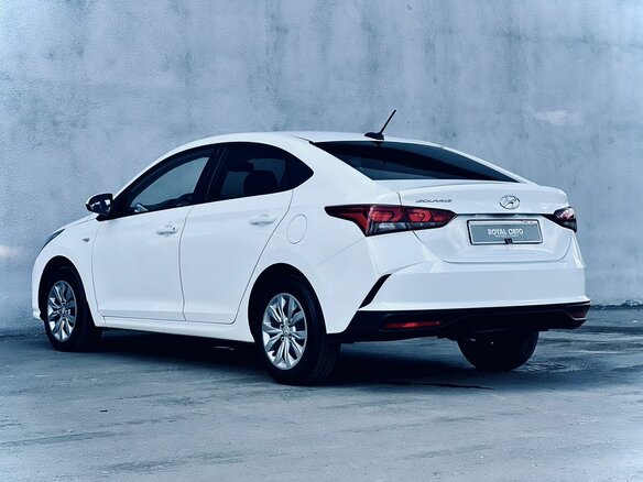 2020 Hyundai Solaris II Рестайлинг, белый, 1600000 рублей - вид 6