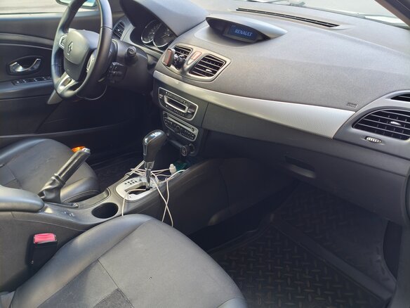 2010 Renault Fluence I, белый, 500000 рублей - вид 9