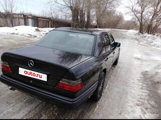 1987 Mercedes-Benz W124 300, чёрный, 500000 рублей, вид 2
