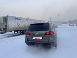 2008 Volkswagen Touareg I Рестайлинг, серый, 1850000 рублей, вид 5
