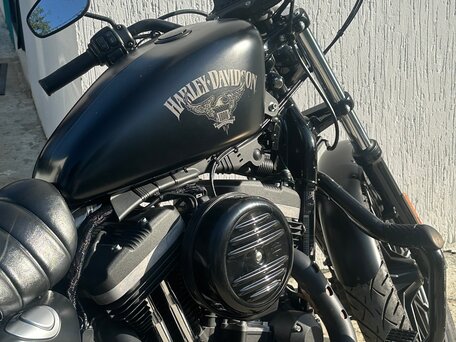 2017 Harley-Davidson Sportster 883, чёрный, 900000 рублей, вид 3