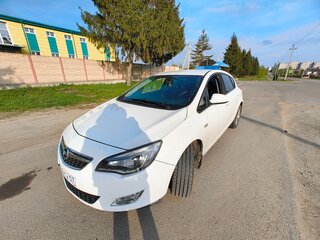 2012 Opel Astra J, белый, 680000 рублей, вид 3