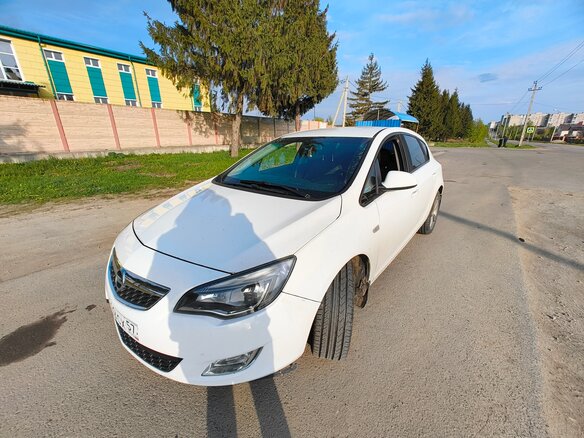 2012 Opel Astra J, белый, 680000 рублей - вид 2