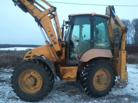 2013 Komatsu WB93S-5, золотистый, 4950000 рублей, вид 1