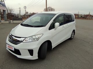 2014 Honda Freed I Рестайлинг, белый, 1280000 рублей, вид 4