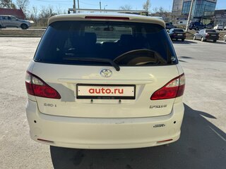 2004 Toyota Ipsum II (M20) Рестайлинг, белый, 1260000 рублей, вид 3