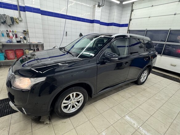 2014 Mitsubishi Outlander III Рестайлинг, чёрный - вид 2