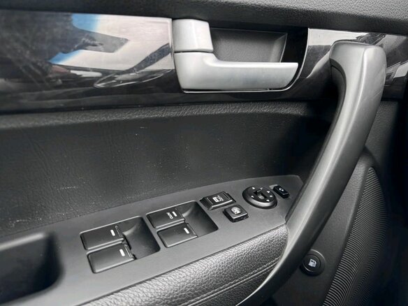 2017 Kia Sorento II Рестайлинг, белый, 2150000 рублей - вид 11