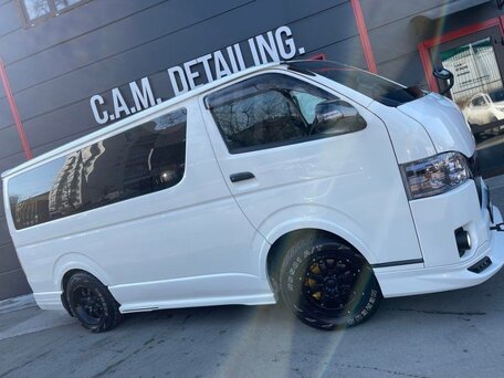 2011 Toyota HiAce, белый, 4200000 рублей, вид 2