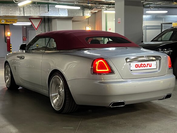 2017 Rolls-Royce Dawn, серебристый, 29990000 рублей - вид 15