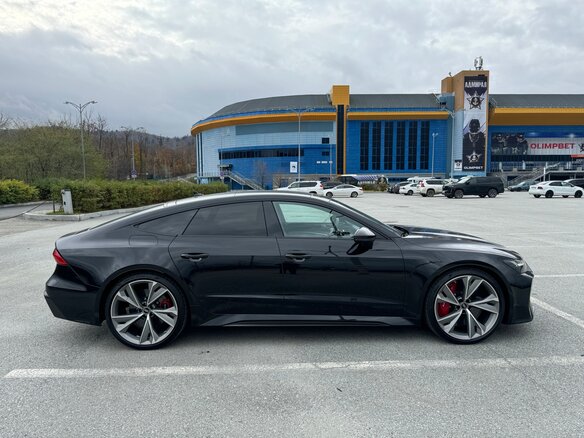2020 Audi RS 7 II (4K), чёрный, 13400000 рублей - вид 4