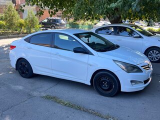2014 Hyundai Solaris I Рестайлинг, белый, 580000 рублей, вид 3