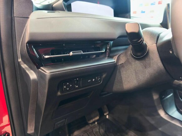 2025 Changan UNI-S I, красный, 3179900 рублей - вид 9