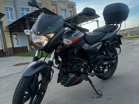 2022 Bajaj Pulsar 180, чёрный, 151000 рублей, вид 2