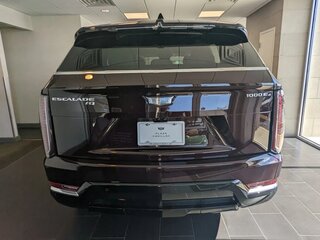 2026 Cadillac Escalade iQ, пурпурный, 23558449 рублей, вид 3