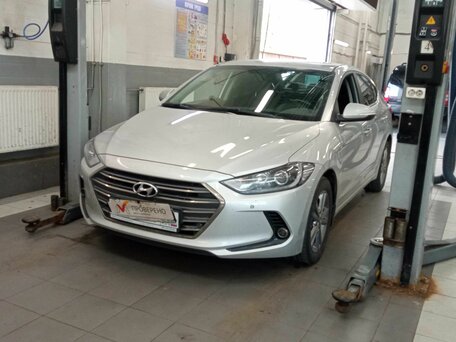 2018 Hyundai Elantra VI (AD) Рестайлинг, серебристый, 1545000 рублей, вид 1