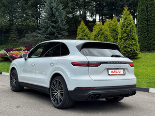 2020 Porsche Cayenne S III, белый, 4000000 рублей, вид 2