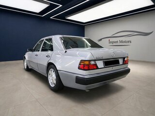 1992 Mercedes-Benz W124 500 E, серебристый, 12600000 рублей, вид 4