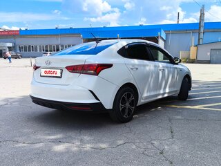 2018 Hyundai Solaris II, белый, 890000 рублей, вид 4