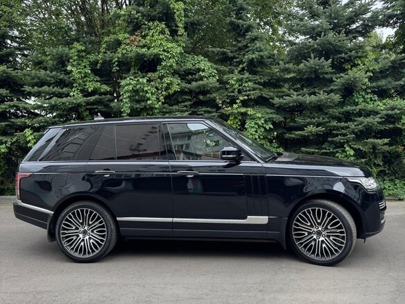 2017 Land Rover Range Rover IV, чёрный, 4670000 рублей