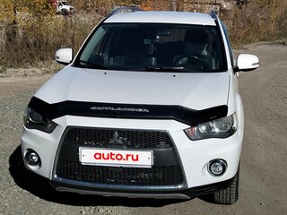 2010 Mitsubishi Outlander II Рестайлинг, белый, 1500000 рублей, вид 3