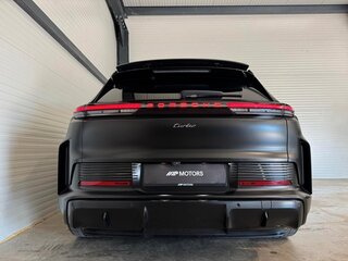 2026 Porsche Cayenne Turbo Electric IV, чёрный, 28930000 рублей, вид 4