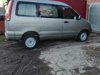 1997 Toyota Town Ace Noah III, серый, 650000 рублей, вид 3