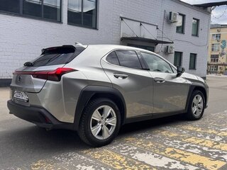 2020 Lexus UX 200 I, серый, 2900000 рублей, вид 2