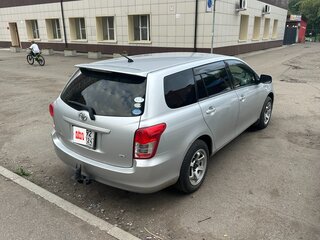 2011 Toyota Corolla Fielder X (E140, E150) Рестайлинг, серебристый, 950000 рублей, вид 3
