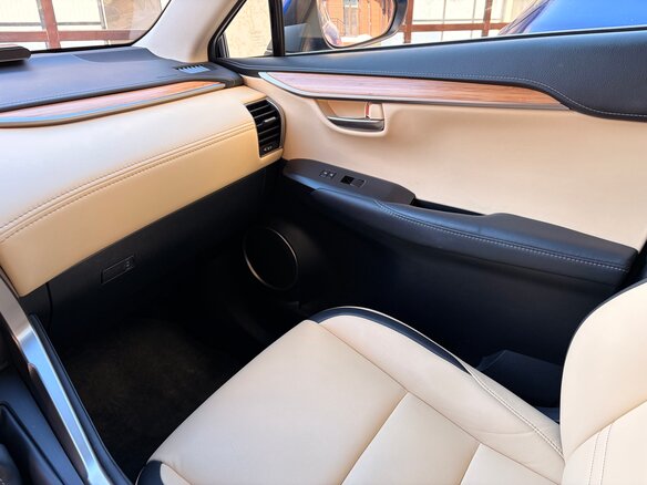 2016 Lexus NX 200 I, синий, 3000000 рублей - вид 16