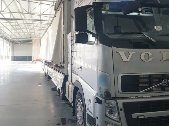 2004 Volvo FH, серебристый, 5500000 рублей