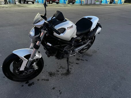 2010 Ducati Monster 696, белый, 490000 рублей, вид 1