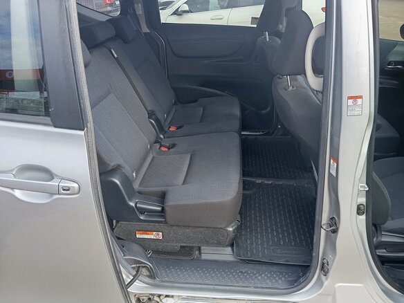 2017 Toyota Sienta II, серебристый, 1450000 рублей - вид 15
